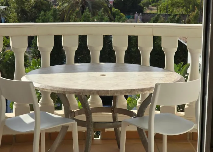 2 Personas Aldebaran